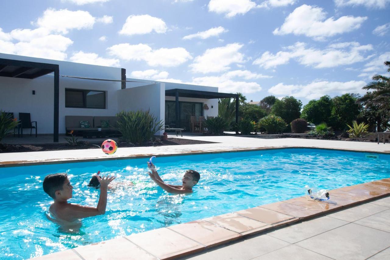 Heated & Shared Pool Villa Matriana 36A, North Shore Villas Lajares Extérieur photo
